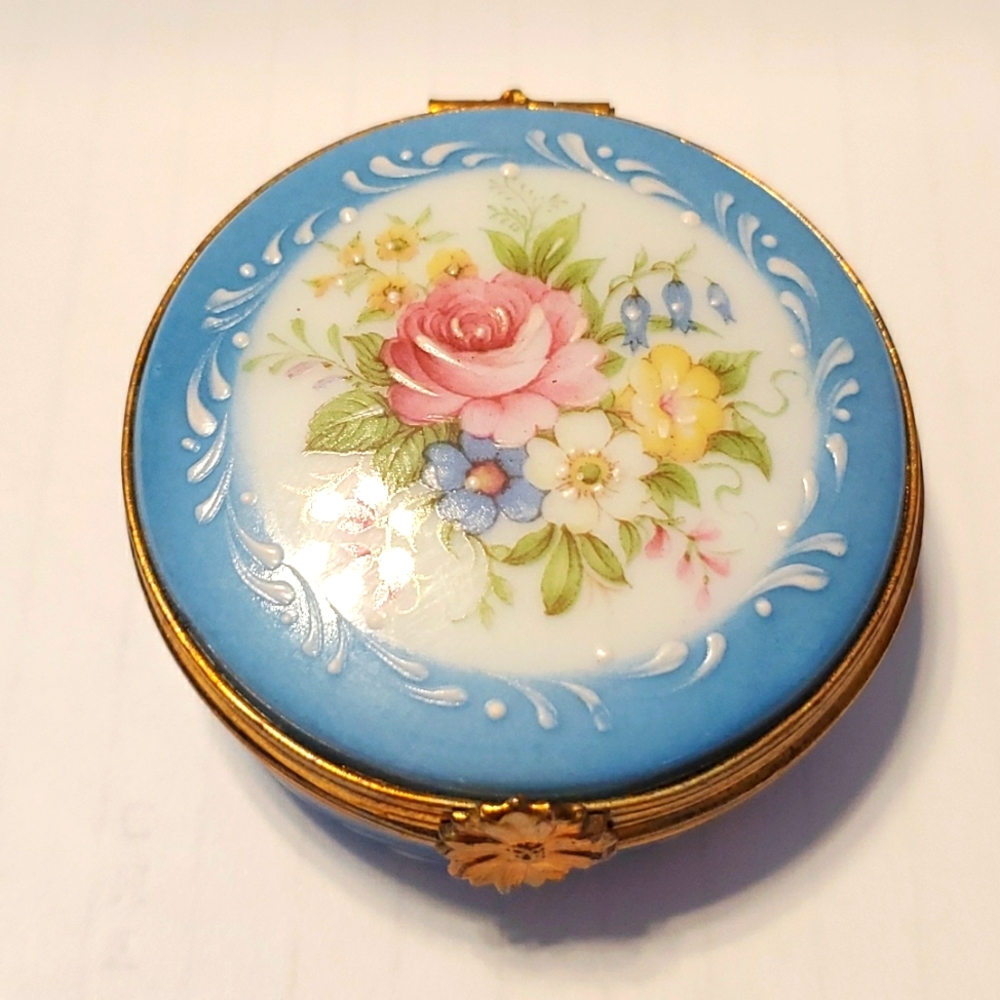 Limonges France Castel Floral Lidded Trinket Mini Box